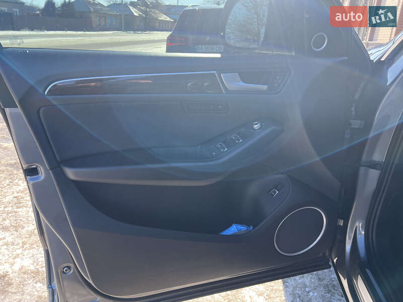 Внедорожник / Кроссовер Audi Q5 2015 в Кропивницком