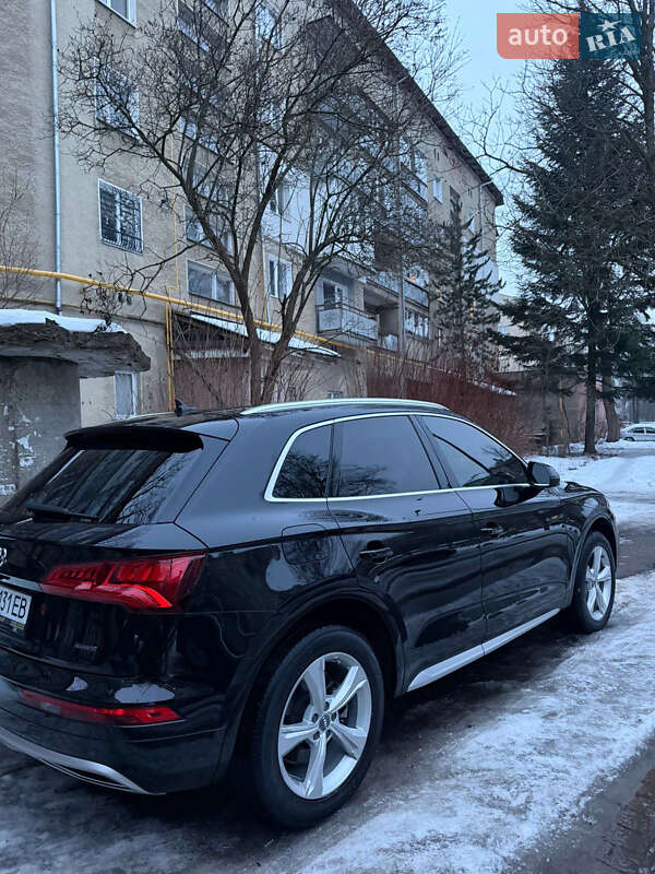 Позашляховик / Кросовер Audi Q5 2020 в Івано-Франківську