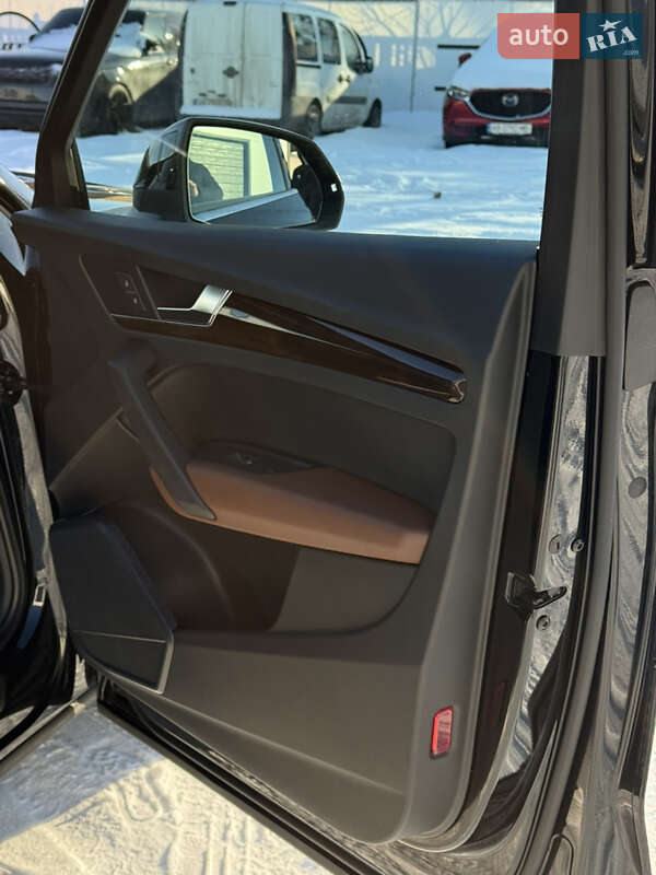 Внедорожник / Кроссовер Audi Q5 2018 в Хмельнике