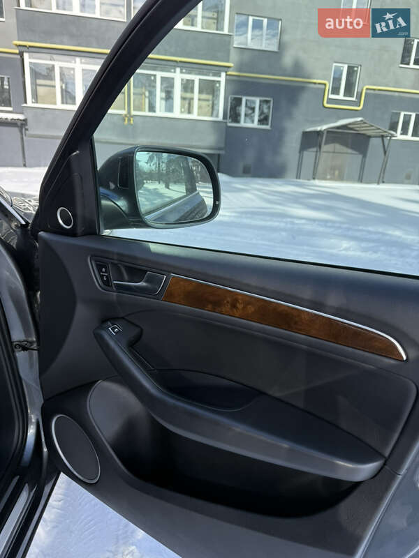 Внедорожник / Кроссовер Audi Q5 2015 в Ахтырке