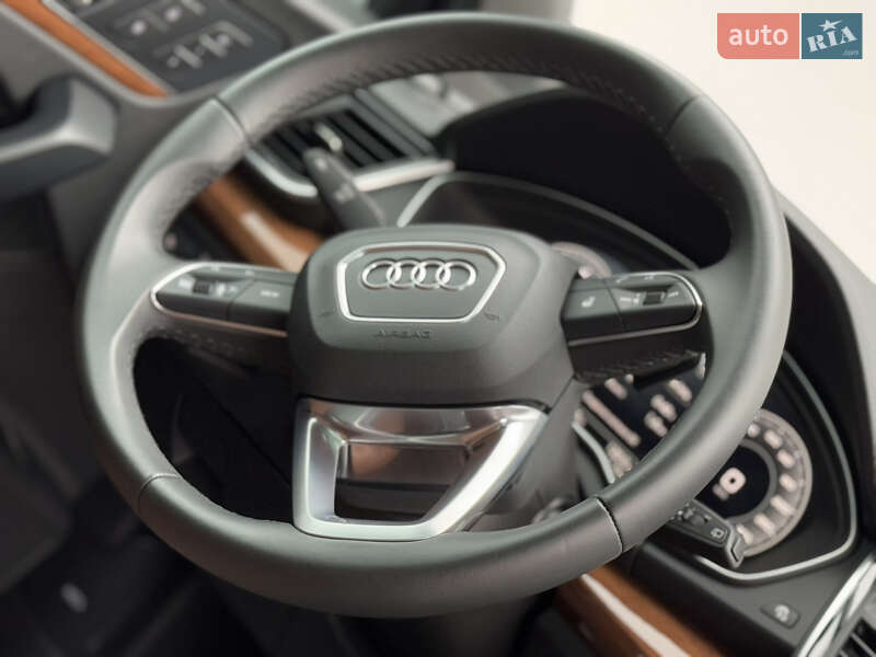 Внедорожник / Кроссовер Audi Q5 2022 в Дрогобыче