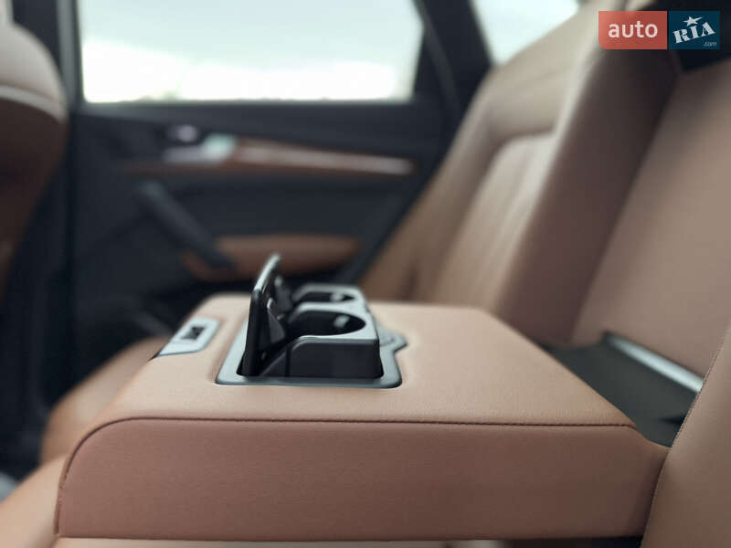 Внедорожник / Кроссовер Audi Q5 2022 в Дрогобыче