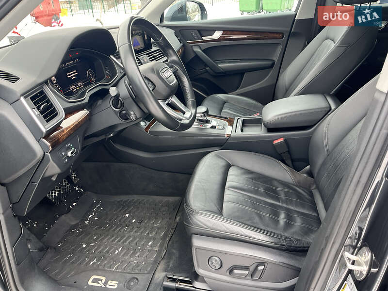 Позашляховик / Кросовер Audi Q5 2017 в Києві