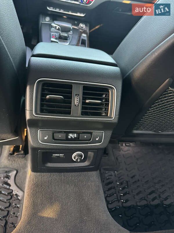 Позашляховик / Кросовер Audi Q5 2019 в Києві