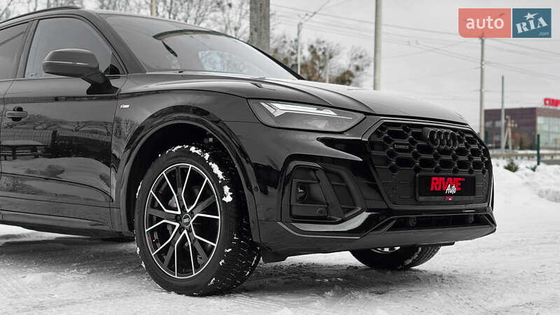 Позашляховик / Кросовер Audi Q5 2021 в Рівному