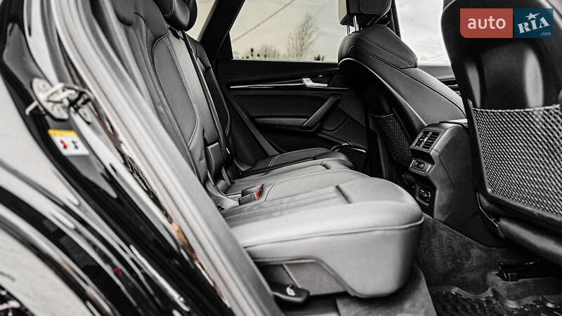 Позашляховик / Кросовер Audi Q5 2021 в Рівному