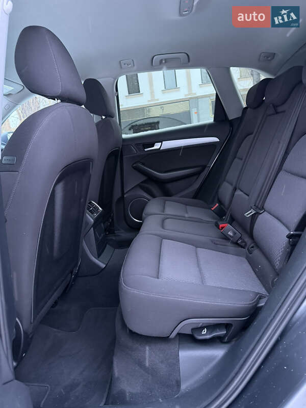 Позашляховик / Кросовер Audi Q5 2015 в Кам'янець-Подільському