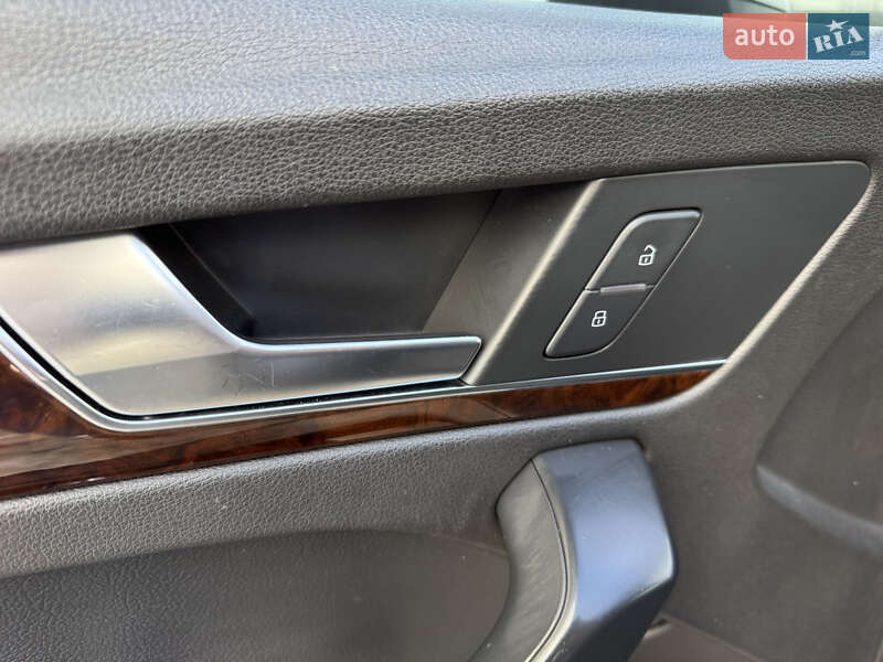 Внедорожник / Кроссовер Audi Q5 2017 в Стрые