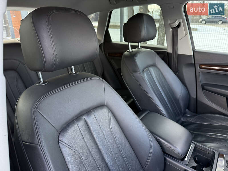 Внедорожник / Кроссовер Audi Q5 2017 в Стрые