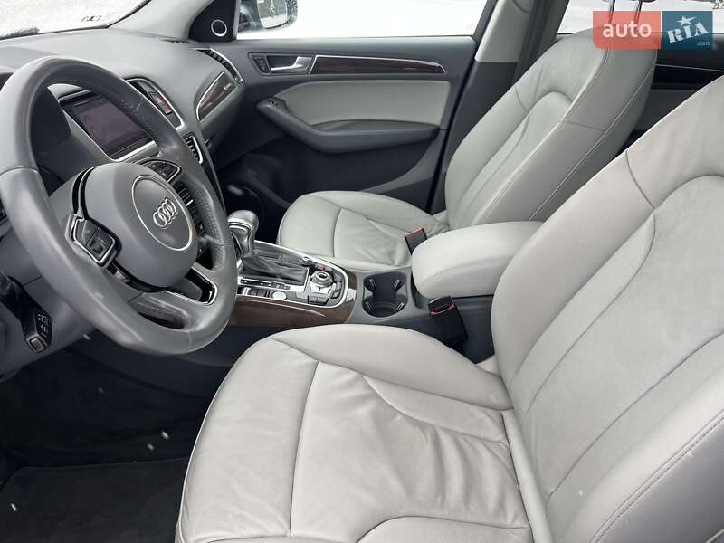 Внедорожник / Кроссовер Audi Q5 2015 в Дубно