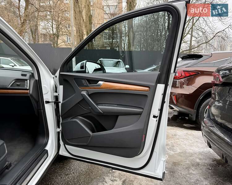 Позашляховик / Кросовер Audi Q5 2021 в Києві фото 22 Позашляховик / Кросовер Audi Q5 2021 в Києві