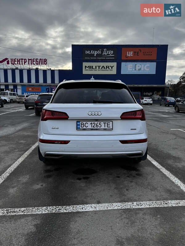 Позашляховик / Кросовер Audi Q5 2018 в Ужгороді