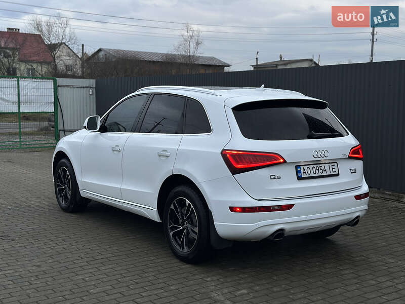 Внедорожник / Кроссовер Audi Q5 2015 в Ужгороде