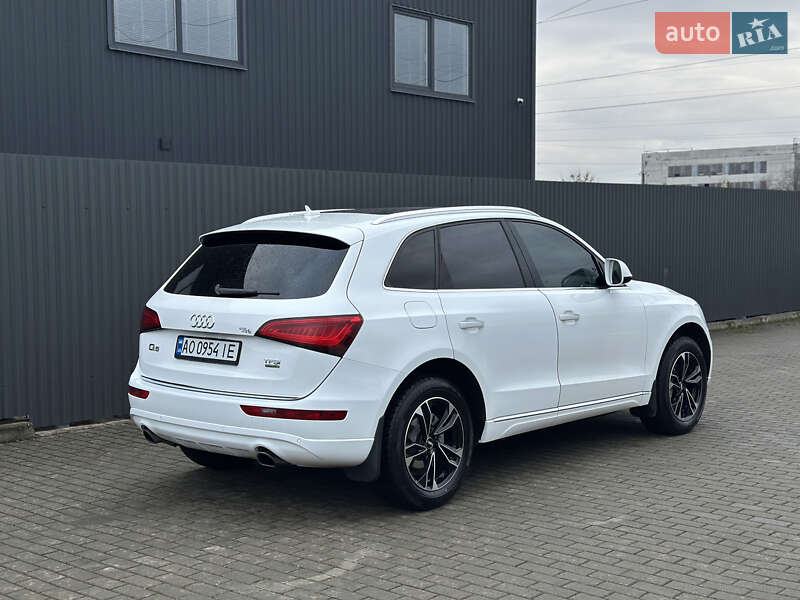 Внедорожник / Кроссовер Audi Q5 2015 в Ужгороде