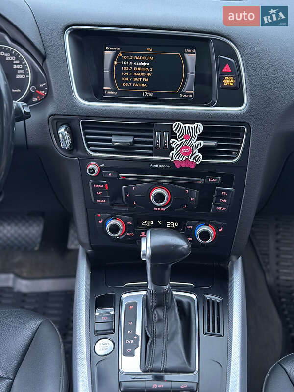 Внедорожник / Кроссовер Audi Q5 2015 в Ужгороде