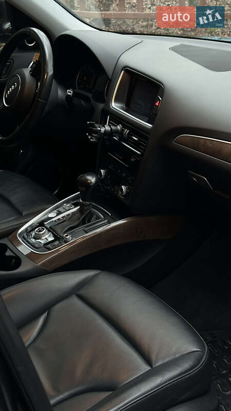 Позашляховик / Кросовер Audi Q5 2016 в Ужгороді