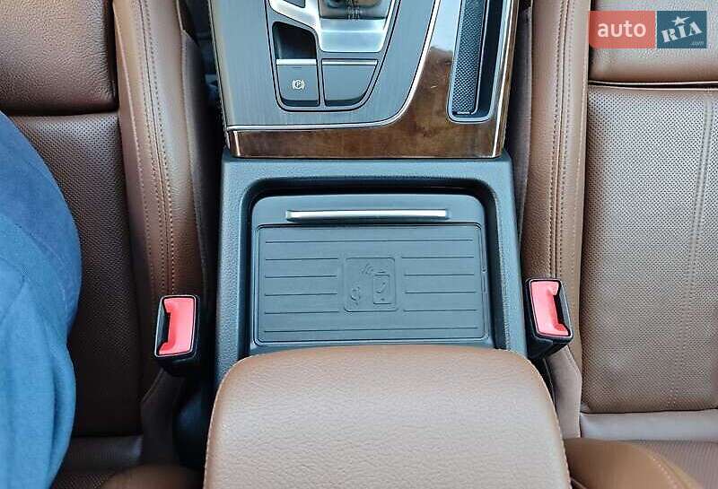 Позашляховик / Кросовер Audi Q5 2019 в Вінниці