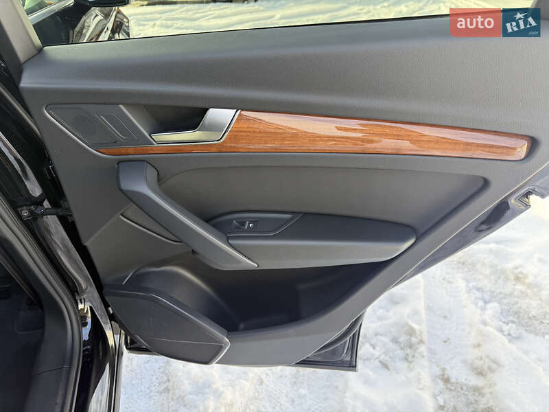 Позашляховик / Кросовер Audi Q5 2021 в Києві фото 27 Позашляховик / Кросовер Audi Q5 2021 в Києві