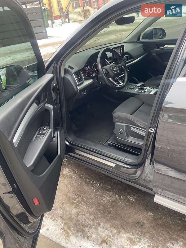 Позашляховик / Кросовер Audi Q5 2019 в Чернівцях