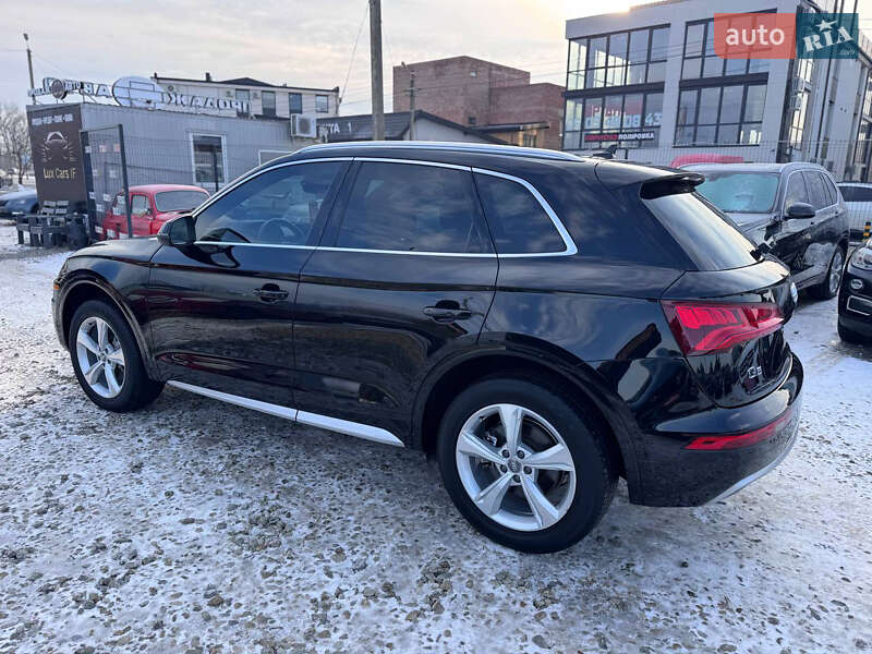Позашляховик / Кросовер Audi Q5 2020 в Івано-Франківську