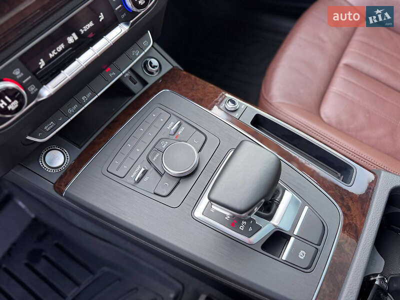 Позашляховик / Кросовер Audi Q5 2020 в Івано-Франківську