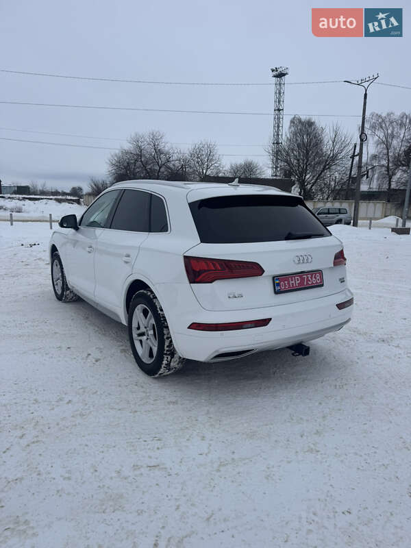 Позашляховик / Кросовер Audi Q5 2018 в Володимирі фото 10 Позашляховик / Кросовер Audi Q5 2018 в Володимирі