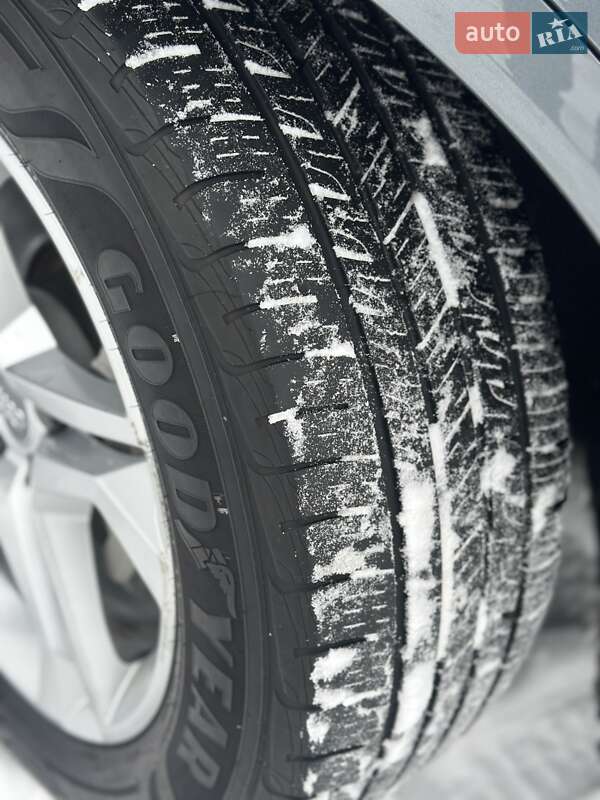 Позашляховик / Кросовер Audi Q5 2018 в Києві фото 27 Позашляховик / Кросовер Audi Q5 2018 в Києві