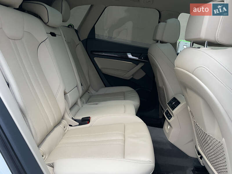 Позашляховик / Кросовер Audi Q5 2018 в Львові