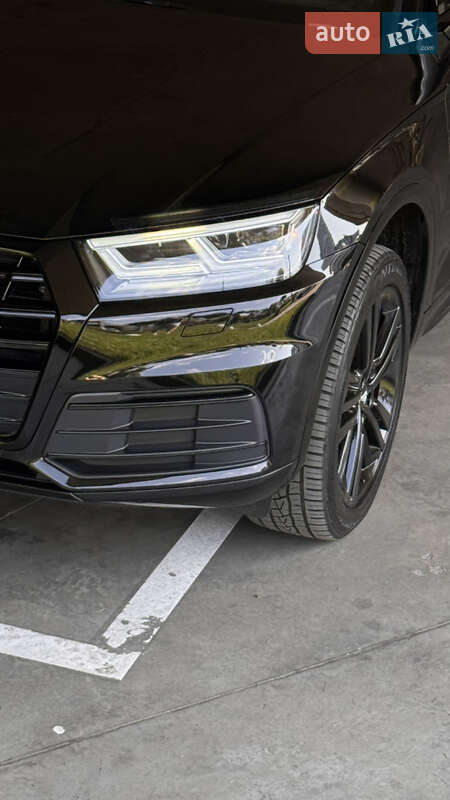 Позашляховик / Кросовер Audi Q5 2017 в Львові