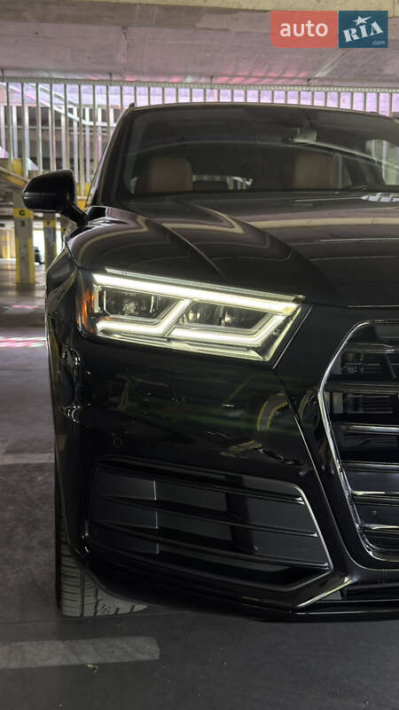 Позашляховик / Кросовер Audi Q5 2017 в Львові