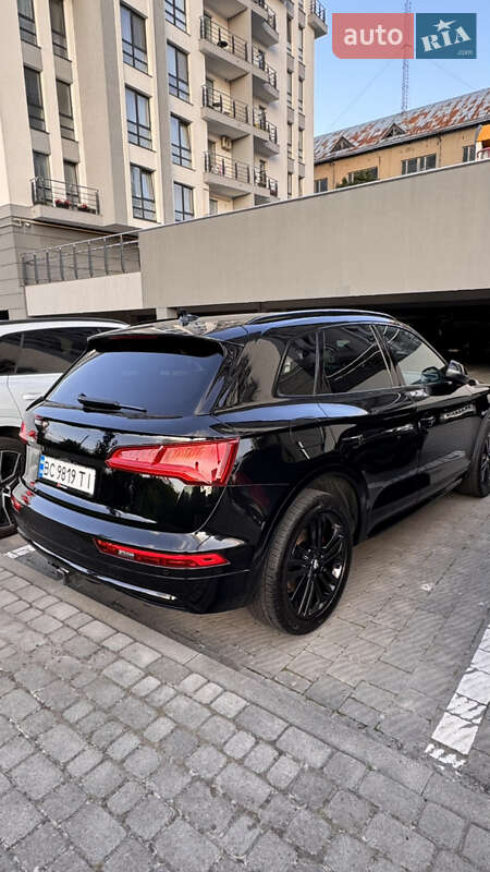 Позашляховик / Кросовер Audi Q5 2017 в Львові