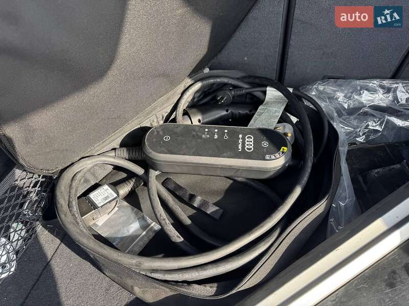 Внедорожник / Кроссовер Audi Q5 2020 в Львове