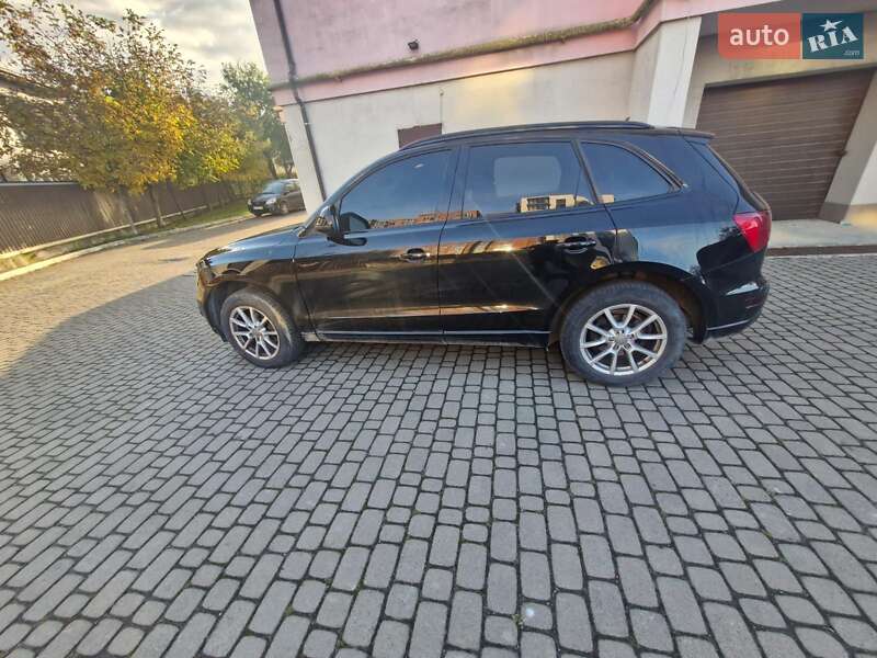 Позашляховик / Кросовер Audi Q5 2011 в Івано-Франківську