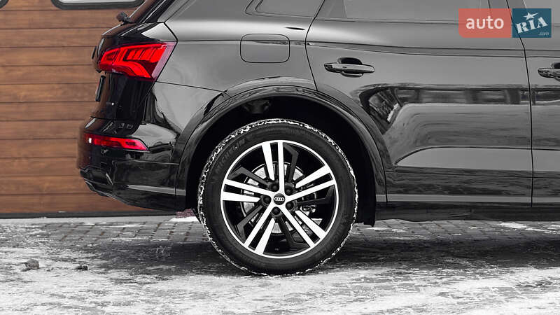 Позашляховик / Кросовер Audi Q5 2018 в Рівному