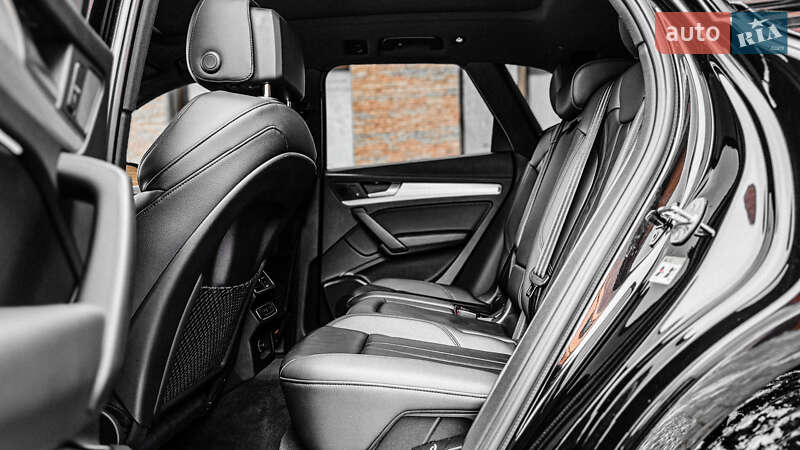 Позашляховик / Кросовер Audi Q5 2018 в Рівному