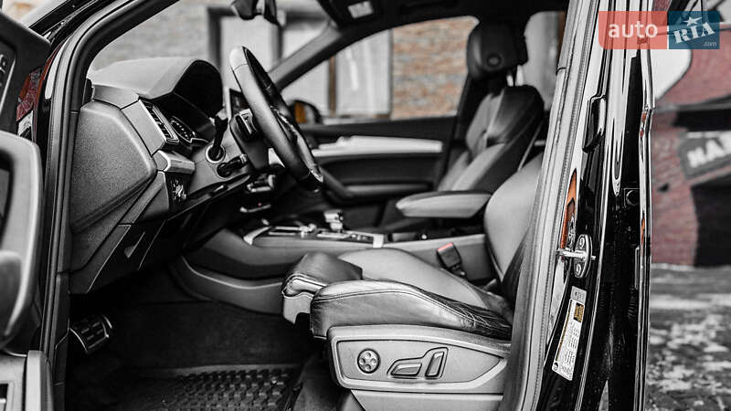 Позашляховик / Кросовер Audi Q5 2018 в Рівному