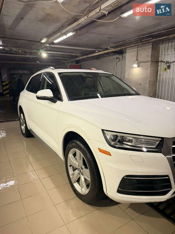 Позашляховик / Кросовер Audi Q5 2017 в Києві