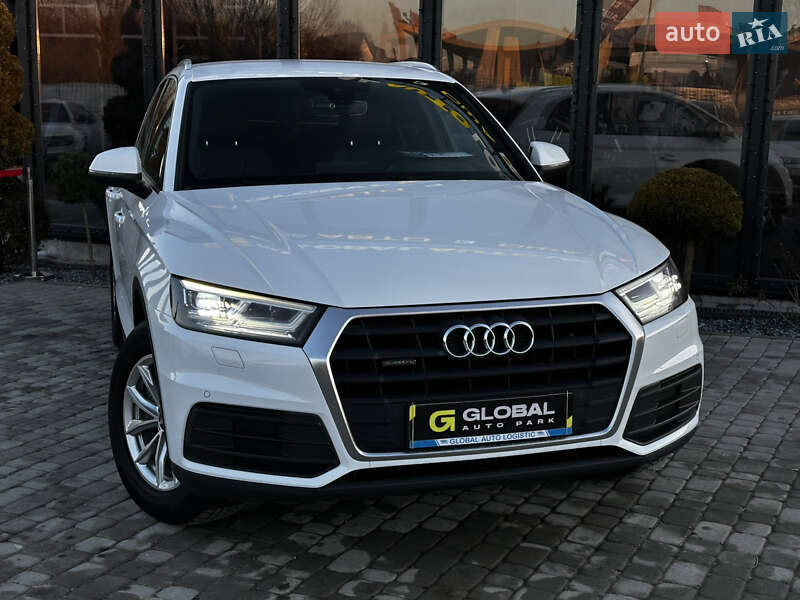 Позашляховик / Кросовер Audi Q5 2017 в Львові