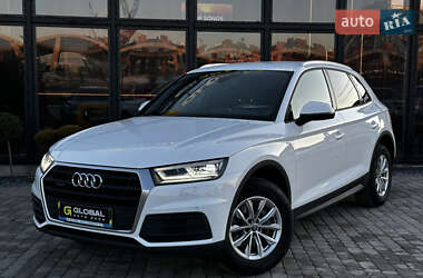 Позашляховик / Кросовер Audi Q5 2017 в Львові