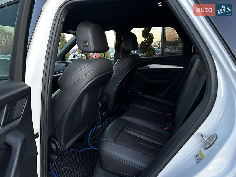 Позашляховик / Кросовер Audi Q5 2017 в Львові