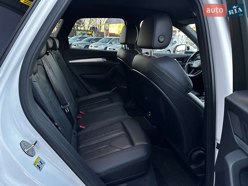 Позашляховик / Кросовер Audi Q5 2017 в Львові