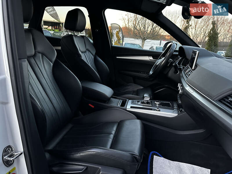 Позашляховик / Кросовер Audi Q5 2017 в Львові