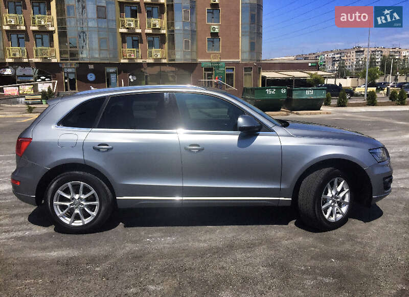 Внедорожник / Кроссовер Audi Q5 2010 в Одессе