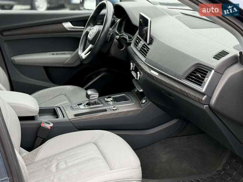 Позашляховик / Кросовер Audi Q5 2018 в Чернівцях фото 17 Позашляховик / Кросовер Audi Q5 2018 в Чернівцях