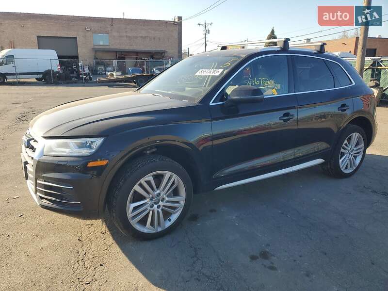 Позашляховик / Кросовер Audi Q5 2017 в Ужгороді