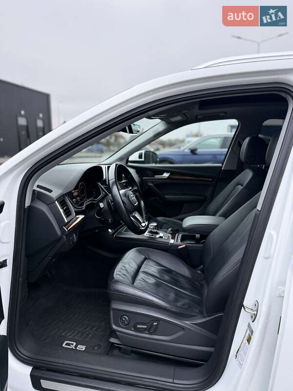 Позашляховик / Кросовер Audi Q5 2017 в Львові фото 18 Позашляховик / Кросовер Audi Q5 2017 в Львові