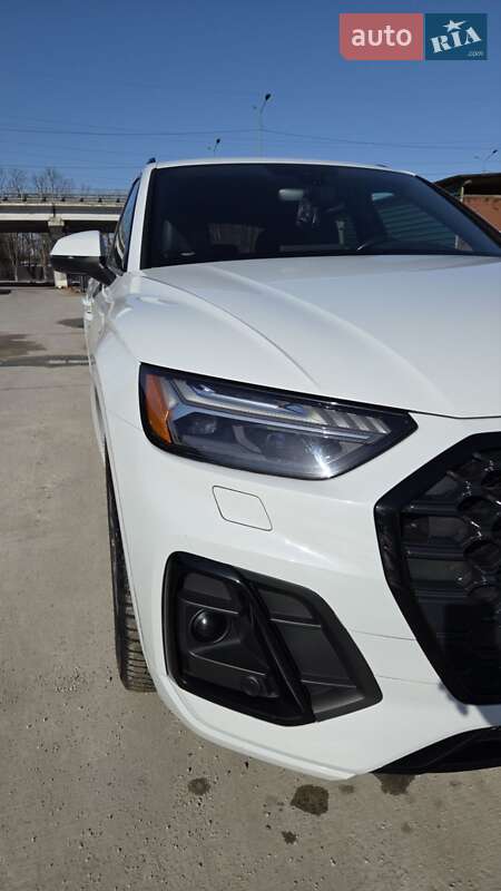 Позашляховик / Кросовер Audi Q5 2021 в Києві