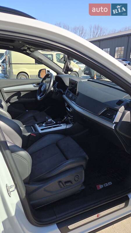 Позашляховик / Кросовер Audi Q5 2021 в Києві