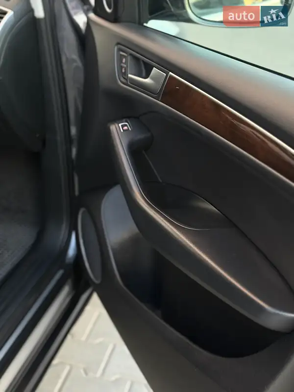 Audi Q5 2016 VIN WA1L2AFP8HA016657 фото оголошення 51 з 103