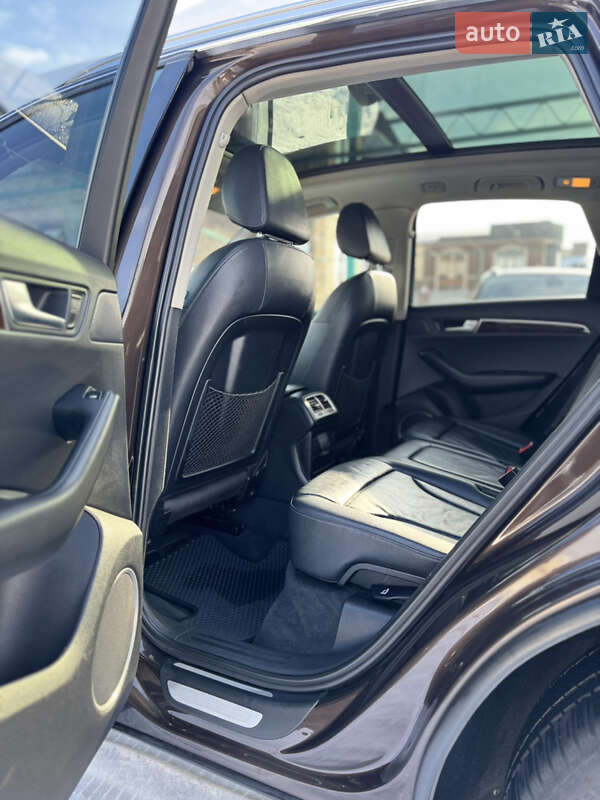 Внедорожник / Кроссовер Audi Q5 2011 в Нижней Апше